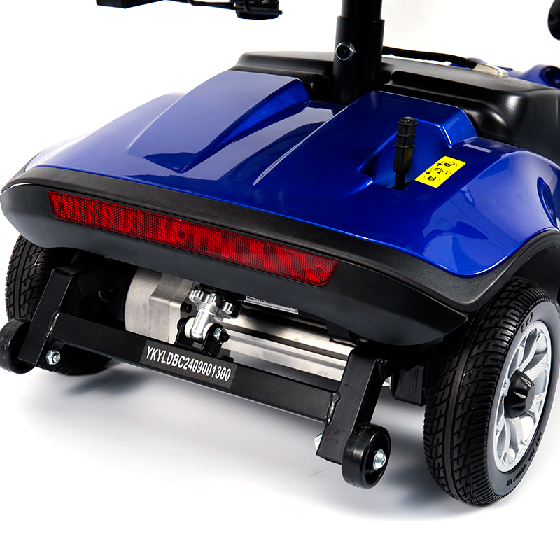 YL-09B Opvouwbare lichtgewicht scootmobiel met 4 wielen en mand